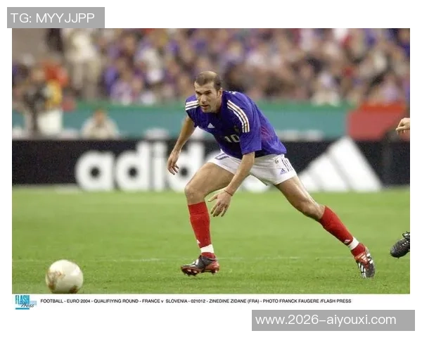 本泽马心目中的最佳足球阵容揭晓大罗C罗梅西领衔锋线小罗齐达内入选